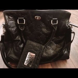 Woman’s Hello Kitty handbag.